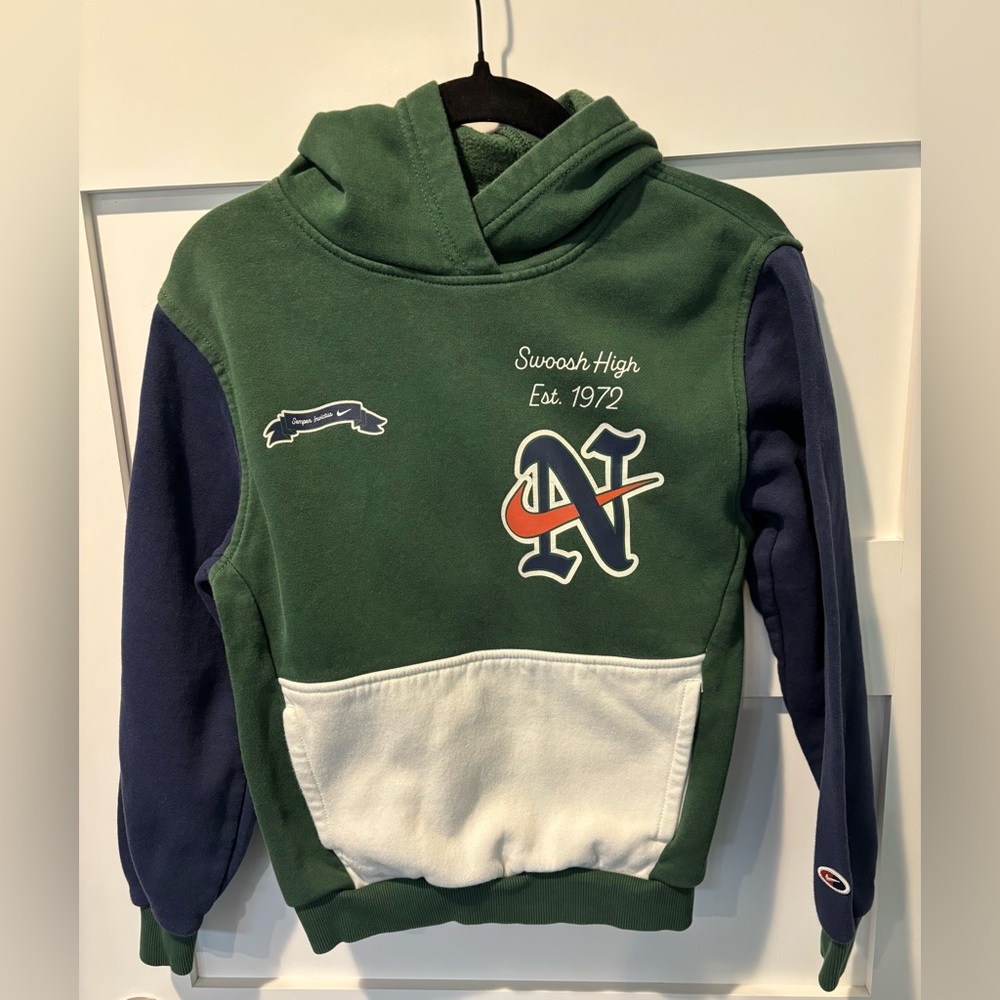 Nike Kids Swoosh High Green and Navy Sweatshirt. Size Medium.